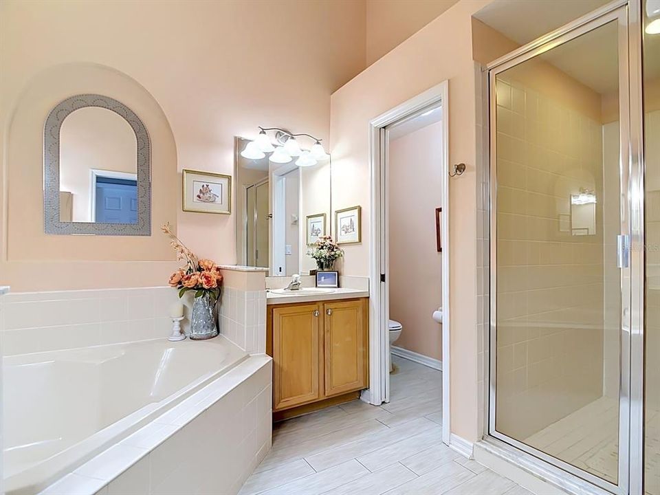 For Sale: $429,900 (4 beds, 2 baths, 1939 Square Feet)