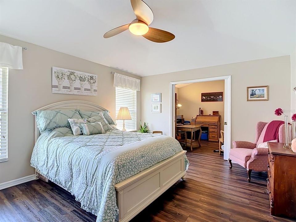For Sale: $429,900 (4 beds, 2 baths, 1939 Square Feet)