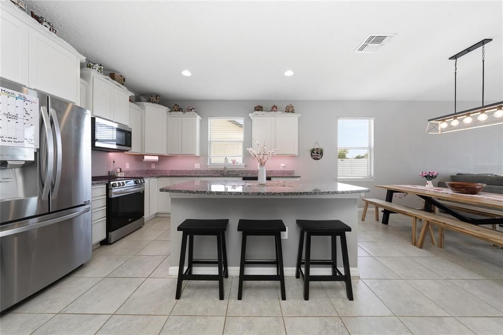 For Sale: $299,000 (4 beds, 3 baths, 1978 Square Feet)