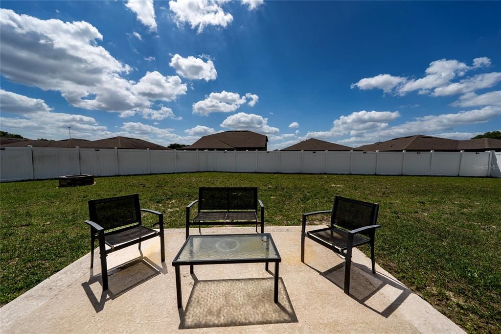 For Sale: $299,000 (4 beds, 3 baths, 1978 Square Feet)
