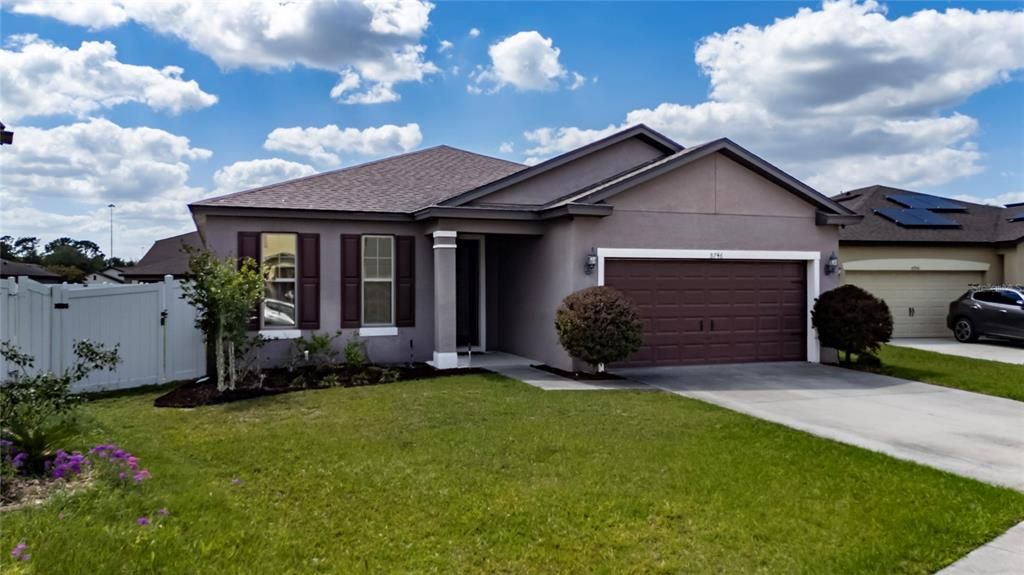 For Sale: $299,000 (4 beds, 3 baths, 1978 Square Feet)