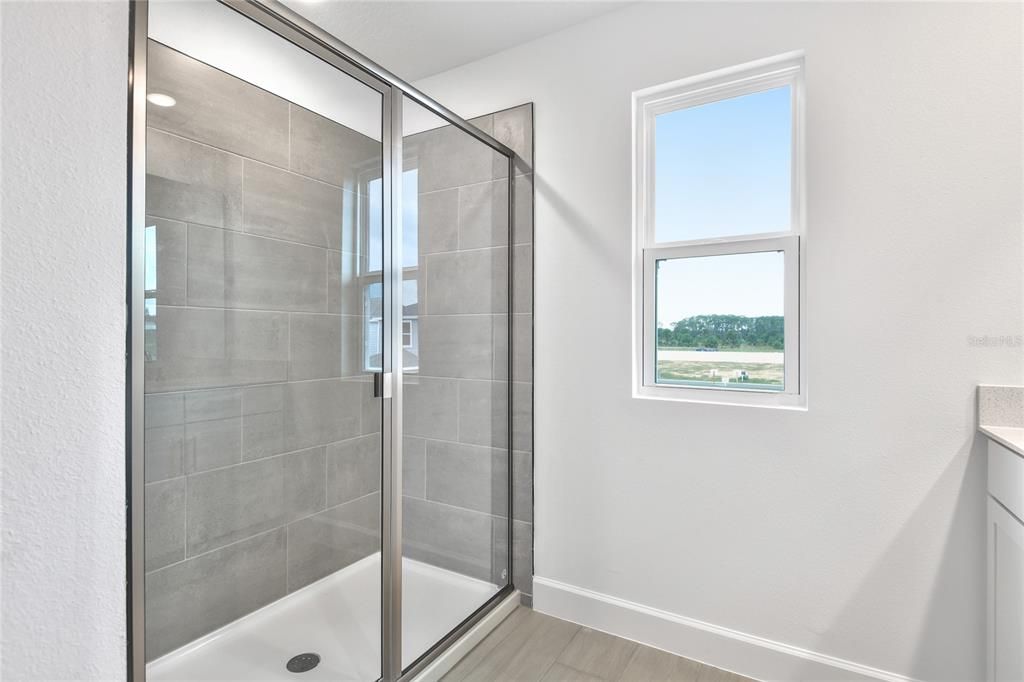 En Venta: $439,999 (5 camas, 3 baños, 3030 Pies cuadrados)