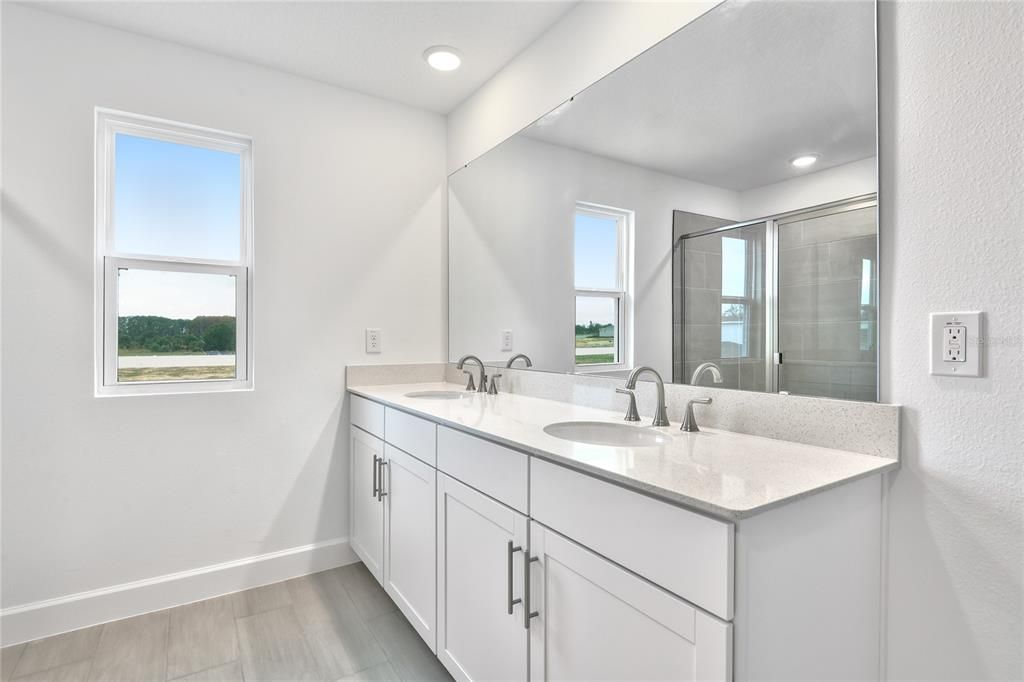 En Venta: $439,999 (5 camas, 3 baños, 3030 Pies cuadrados)