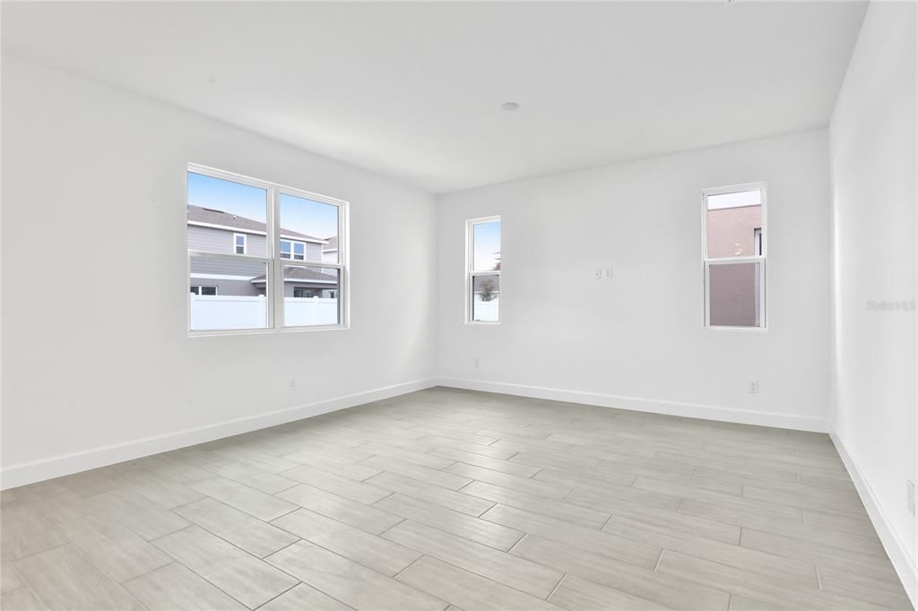 En Venta: $439,999 (5 camas, 3 baños, 3030 Pies cuadrados)