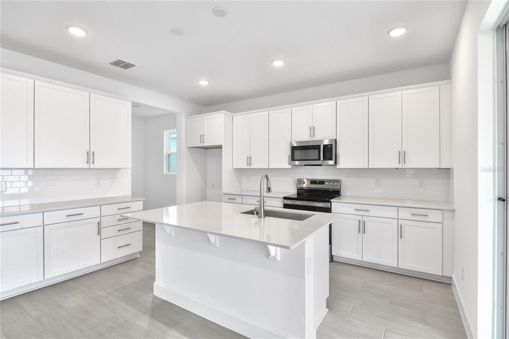En Venta: $439,999 (5 camas, 3 baños, 3030 Pies cuadrados)