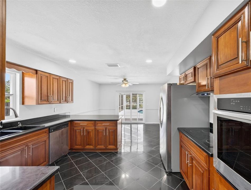 For Sale: $429,900 (4 beds, 2 baths, 1983 Square Feet)