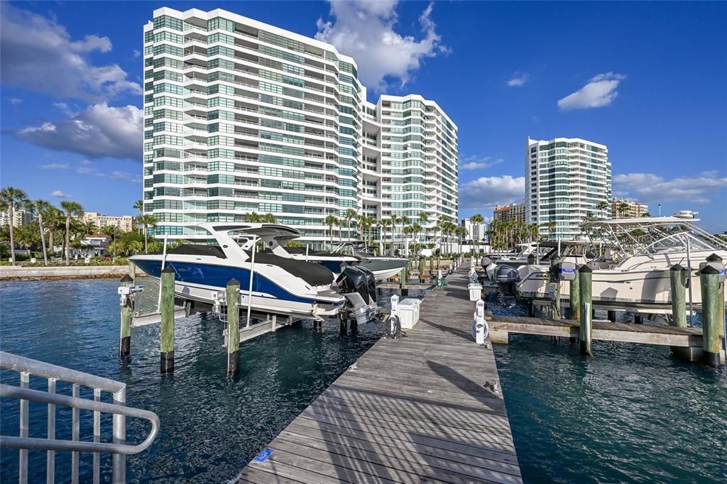 For Sale: $1,499,000 (2 beds, 2 baths, 1555 Square Feet)