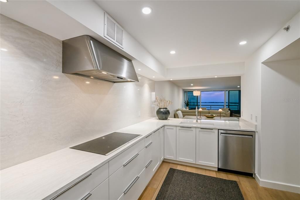 For Sale: $1,499,000 (2 beds, 2 baths, 1555 Square Feet)