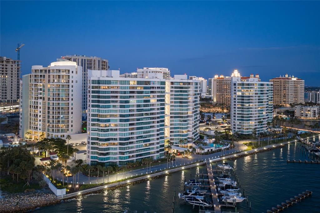 For Sale: $1,499,000 (2 beds, 2 baths, 1555 Square Feet)
