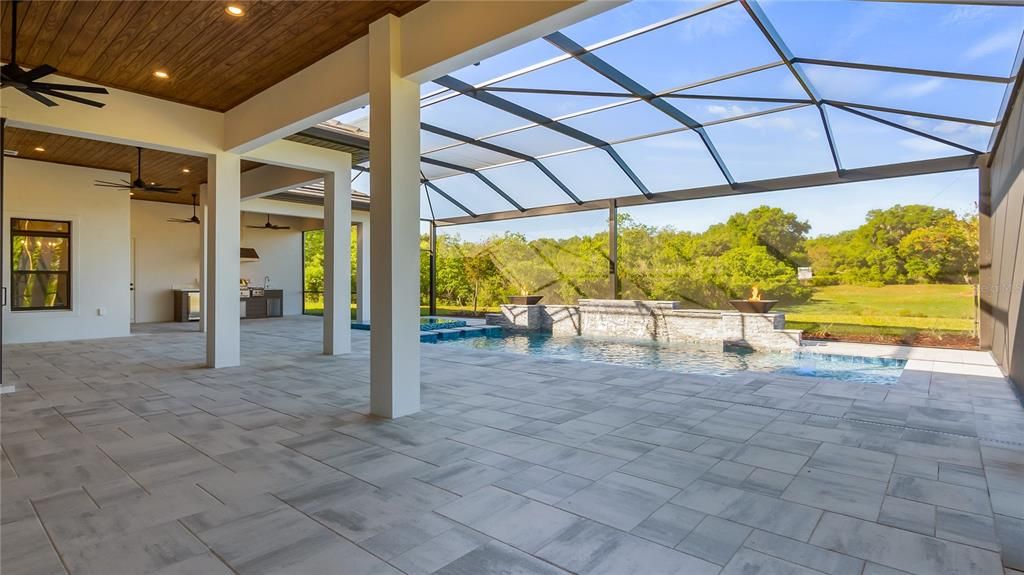 For Sale: $1,950,000 (5 beds, 4 baths, 4117 Square Feet)