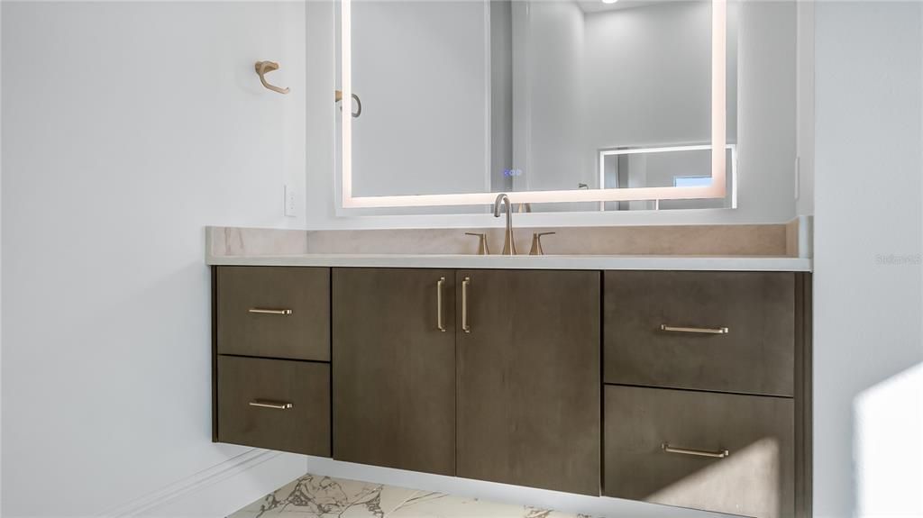 For Sale: $1,950,000 (5 beds, 4 baths, 4117 Square Feet)