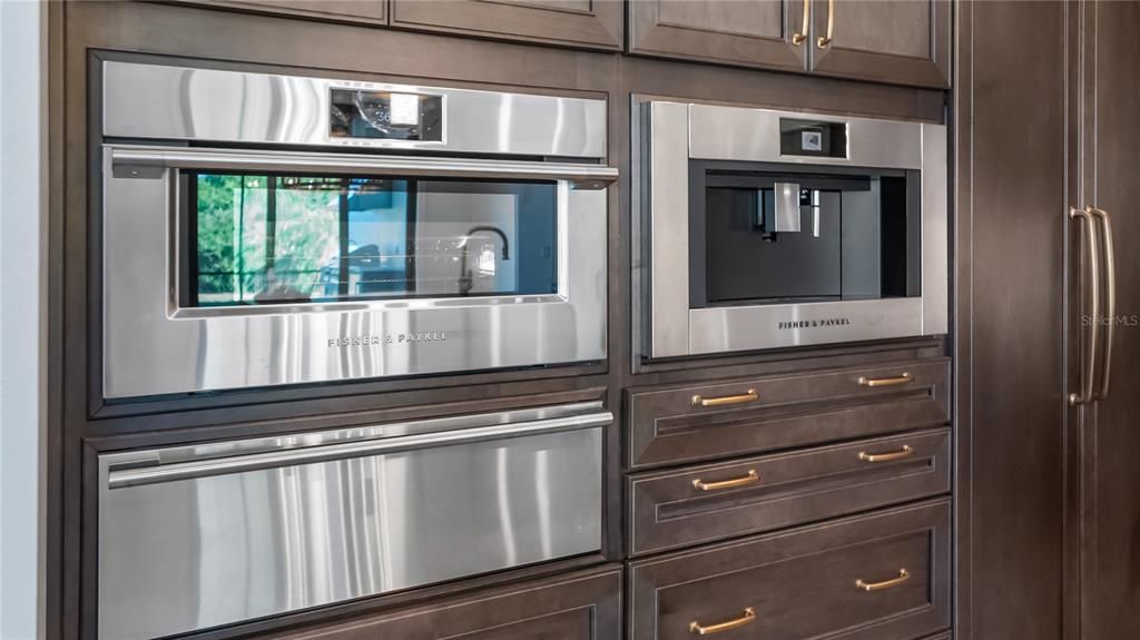 For Sale: $1,950,000 (5 beds, 4 baths, 4117 Square Feet)