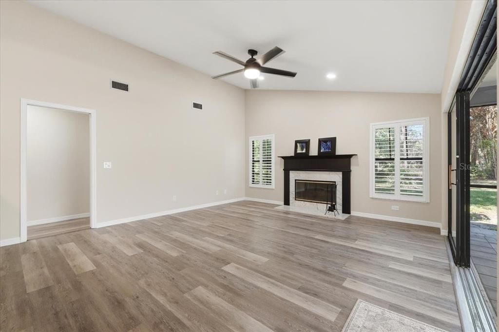 For Sale: $565,000 (4 beds, 3 baths, 2292 Square Feet)