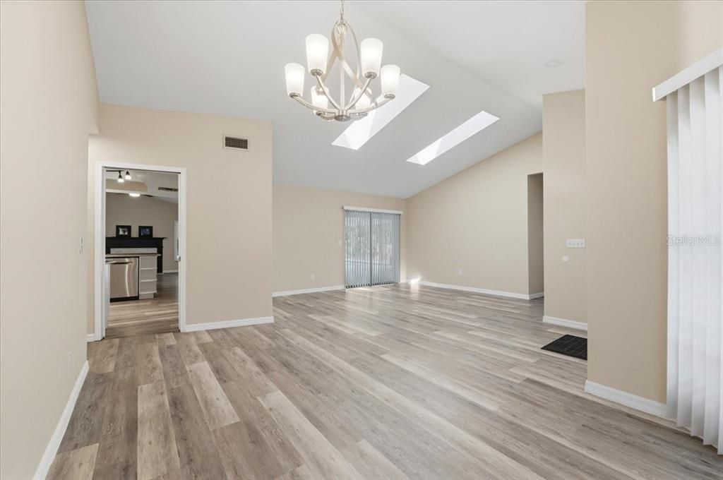 For Sale: $565,000 (4 beds, 3 baths, 2292 Square Feet)