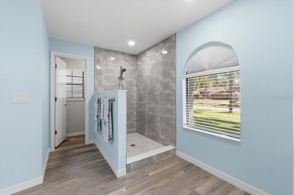 For Sale: $565,000 (4 beds, 3 baths, 2292 Square Feet)