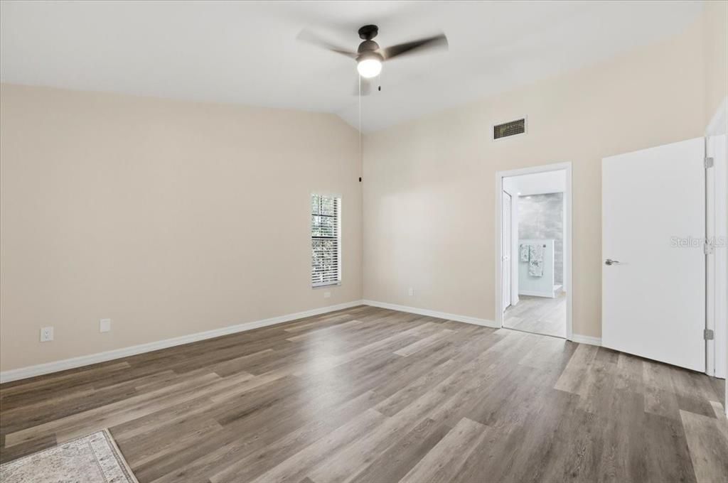For Sale: $565,000 (4 beds, 3 baths, 2292 Square Feet)