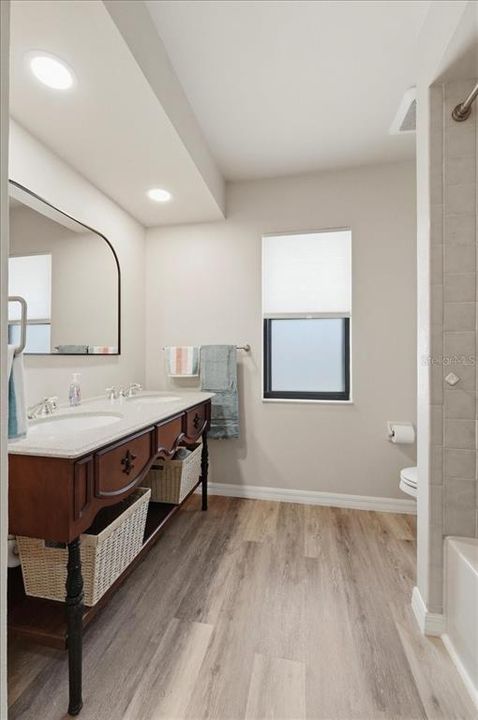For Sale: $565,000 (4 beds, 3 baths, 2292 Square Feet)