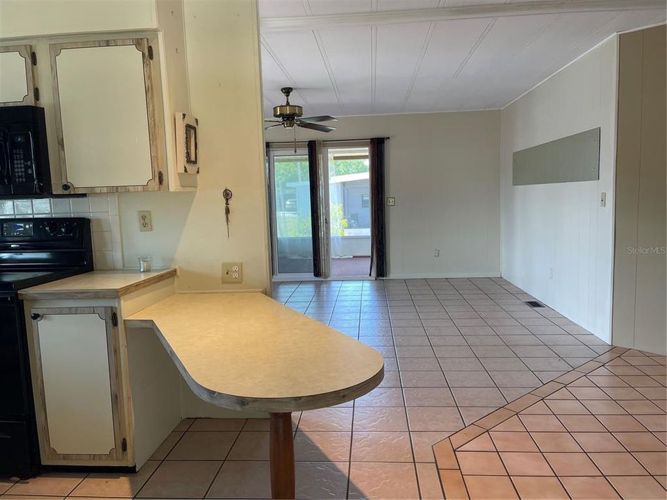 For Sale: $177,500 (2 beds, 2 baths, 1232 Square Feet)