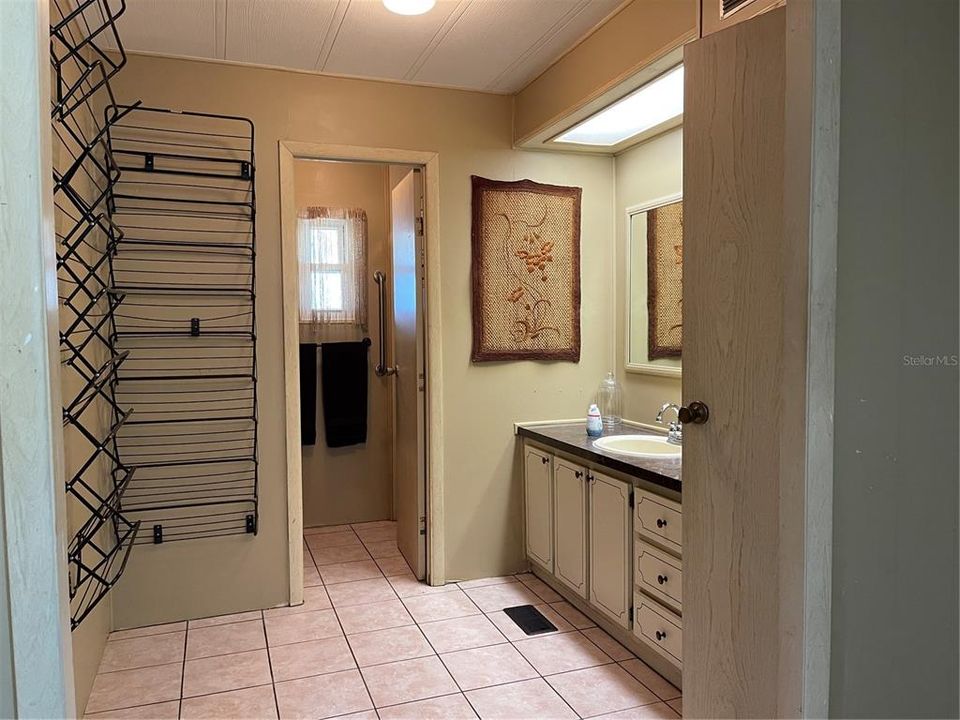 For Sale: $177,500 (2 beds, 2 baths, 1232 Square Feet)