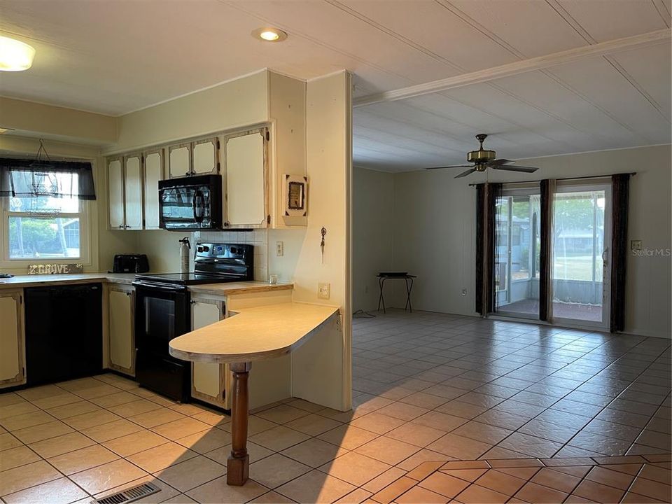 For Sale: $177,500 (2 beds, 2 baths, 1232 Square Feet)