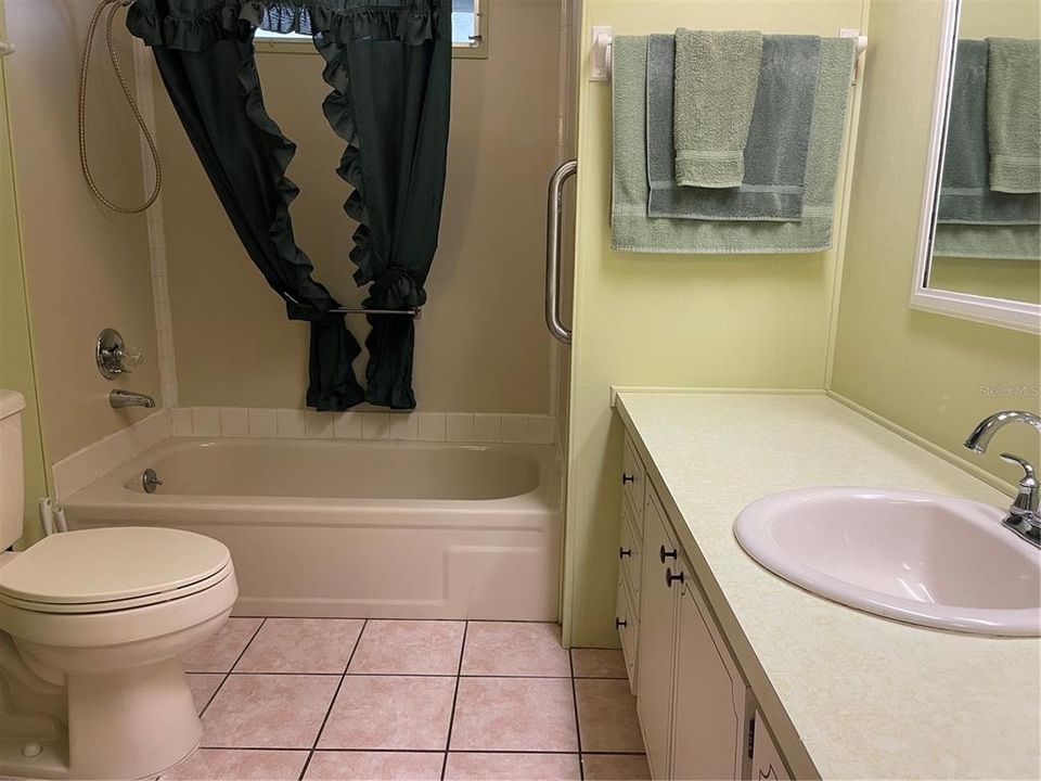 For Sale: $177,500 (2 beds, 2 baths, 1232 Square Feet)