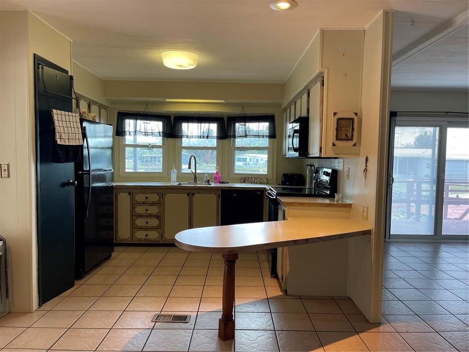 For Sale: $177,500 (2 beds, 2 baths, 1232 Square Feet)
