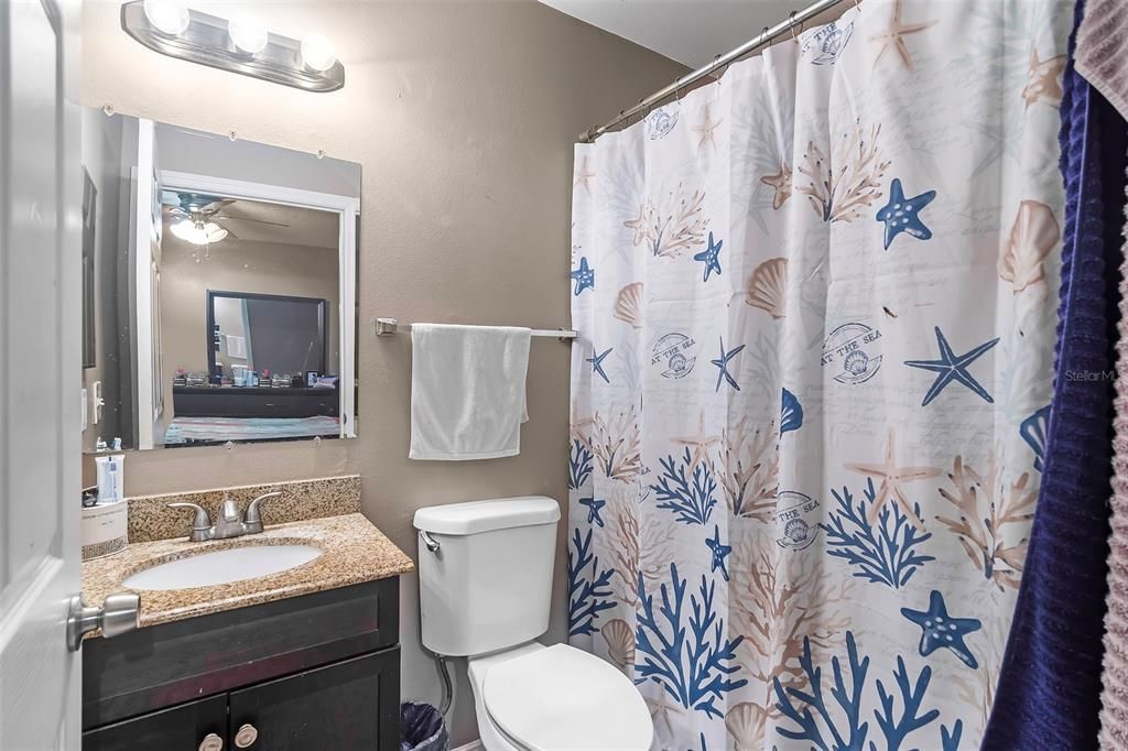 На продажу: $159,000 (2 спален, 2 ванн, 840 Квадратных фут)