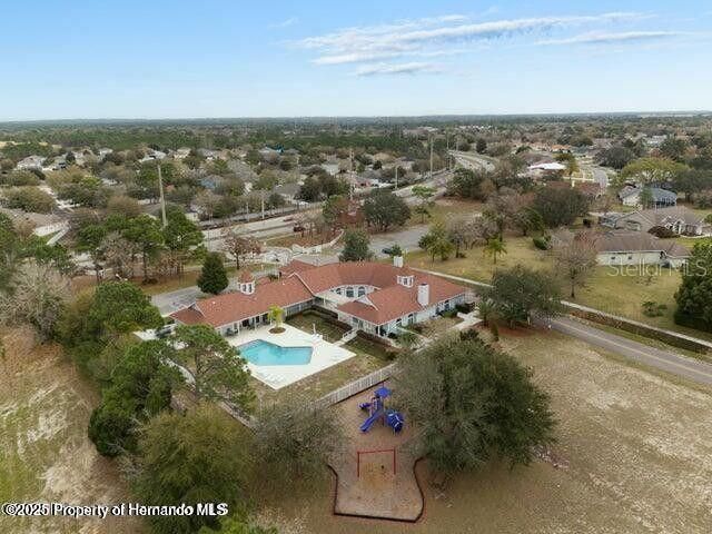 Activo con contrato: $475,000 (3 camas, 3 baños, 2330 Pies cuadrados)