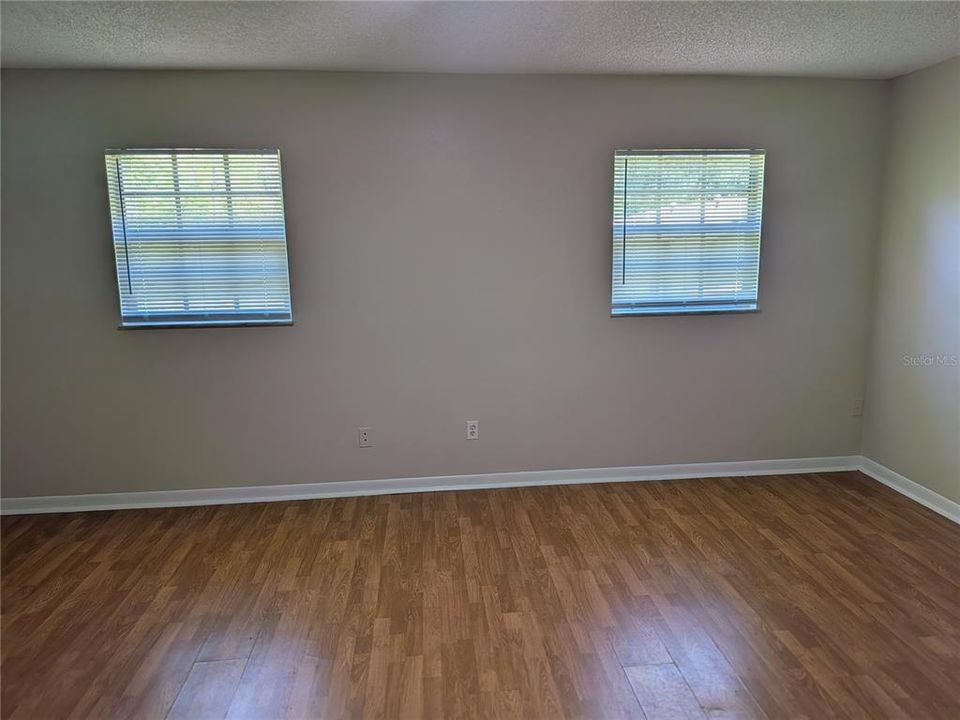 For Rent: $925 (1 beds, 1 baths, 1046 Square Feet)