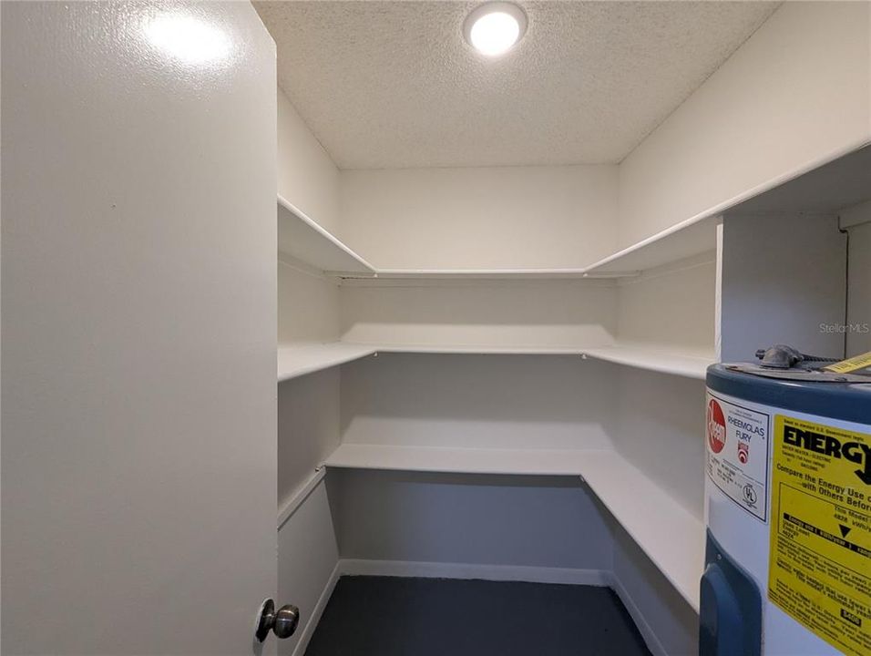 For Rent: $925 (1 beds, 1 baths, 1046 Square Feet)