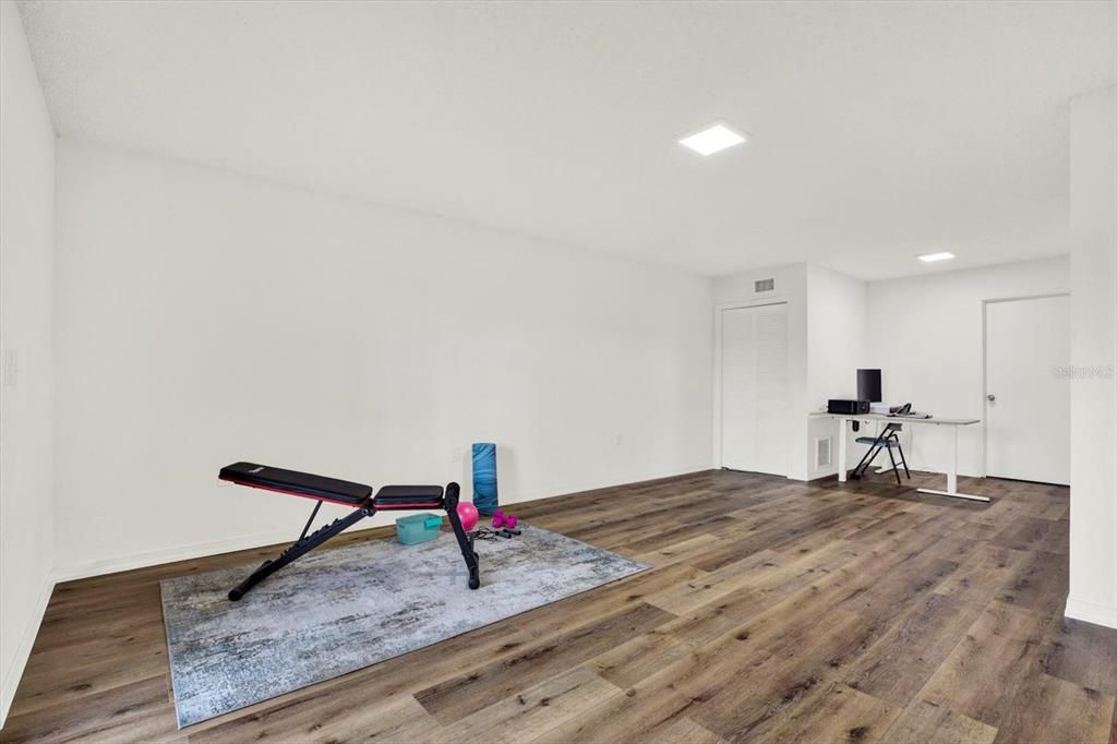 На продажу: $439,900 (3 спален, 3 ванн, 1998 Квадратных фут)