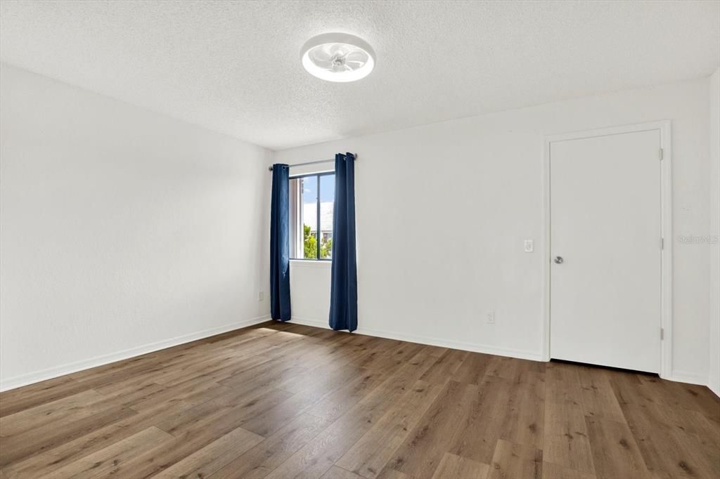 На продажу: $439,900 (3 спален, 3 ванн, 1998 Квадратных фут)