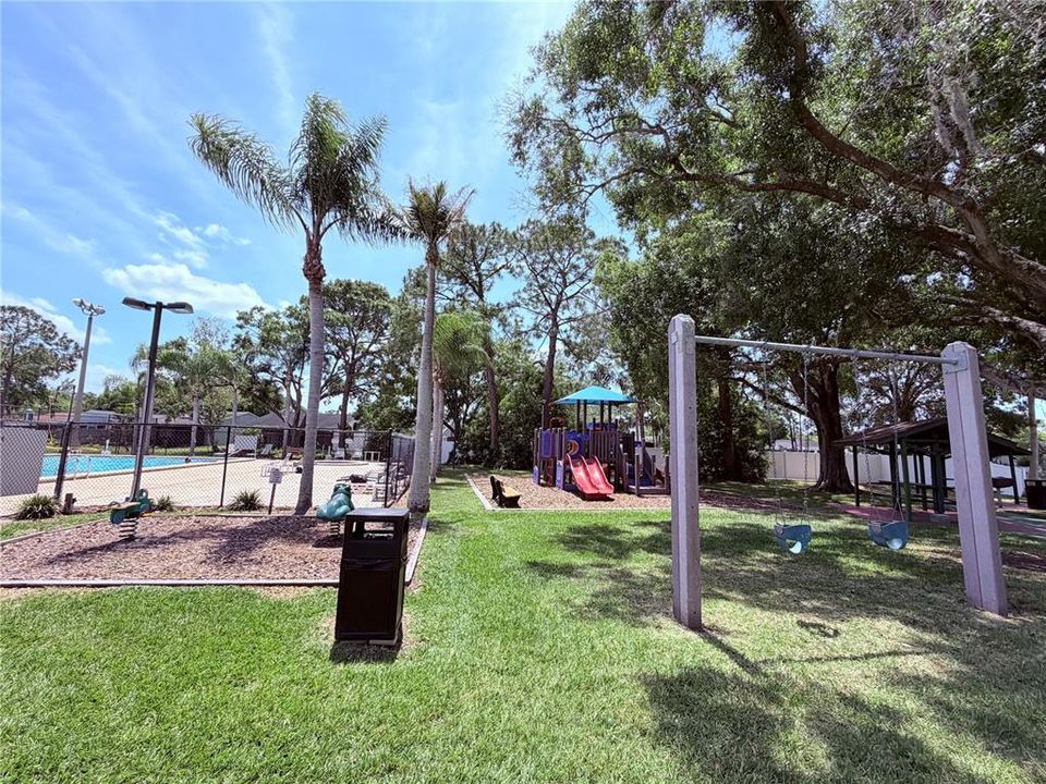 Activo con contrato: $1,395 (2 camas, 2 baños, 915 Pies cuadrados)