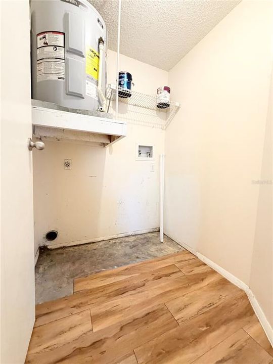 Activo con contrato: $1,395 (2 camas, 2 baños, 915 Pies cuadrados)