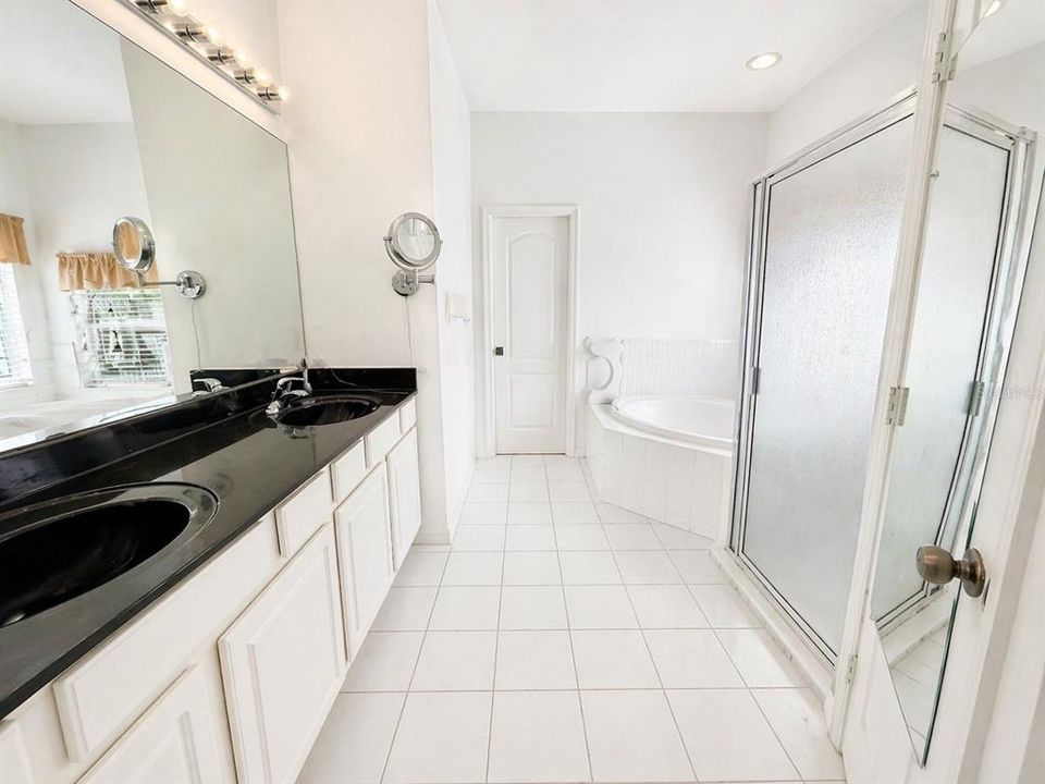 For Sale: $509,900 (4 beds, 3 baths, 2243 Square Feet)