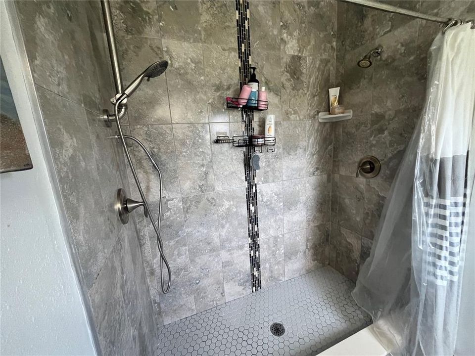 For Sale: $315,000 (3 beds, 3 baths, 1340 Square Feet)