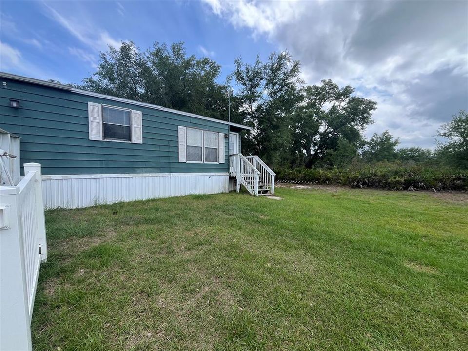 For Sale: $315,000 (3 beds, 3 baths, 1340 Square Feet)
