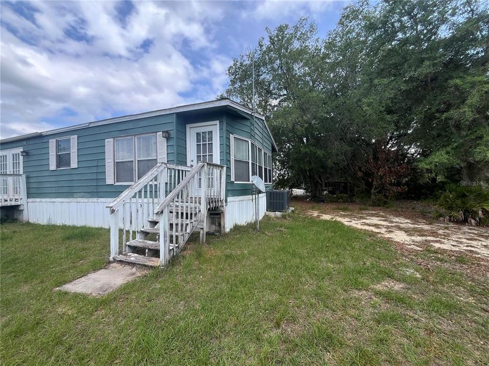 For Sale: $315,000 (3 beds, 3 baths, 1340 Square Feet)