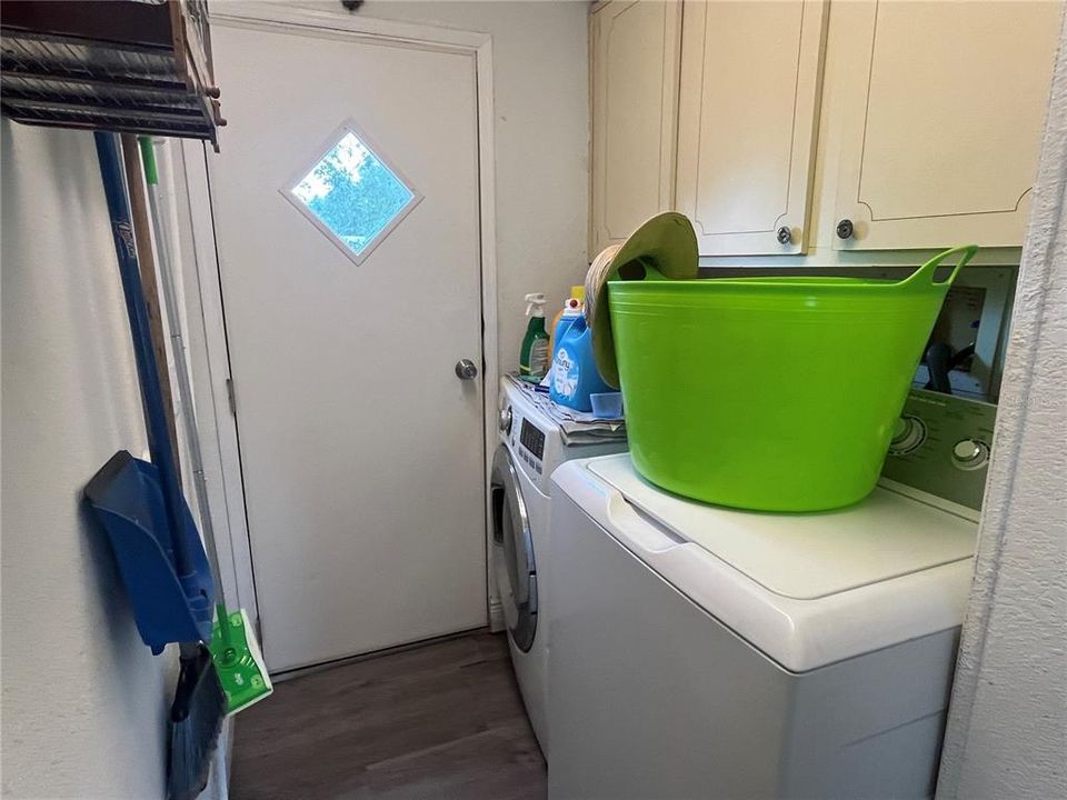 For Sale: $315,000 (3 beds, 3 baths, 1340 Square Feet)