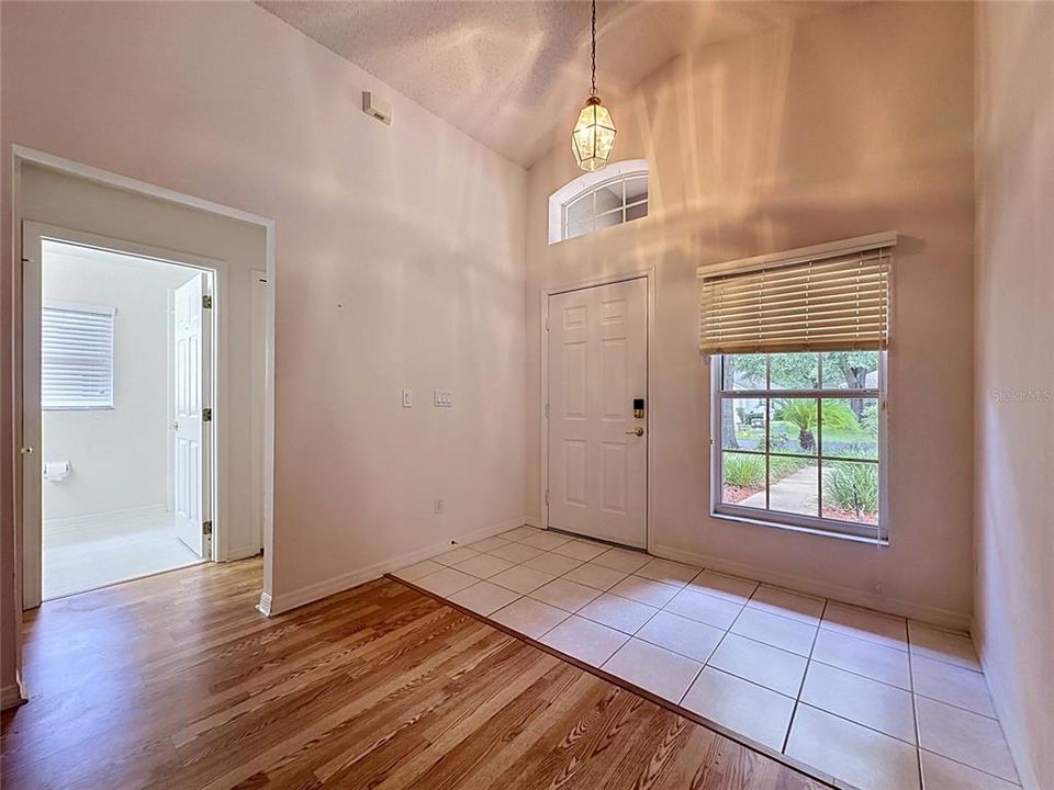 For Sale: $309,900 (2 beds, 2 baths, 1713 Square Feet)