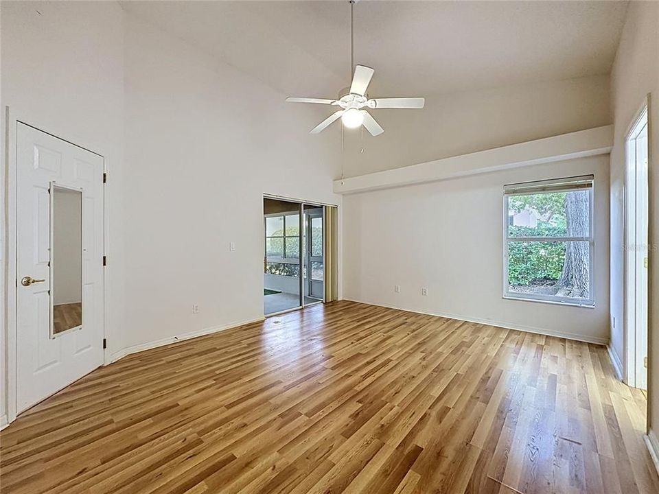 For Sale: $309,900 (2 beds, 2 baths, 1713 Square Feet)