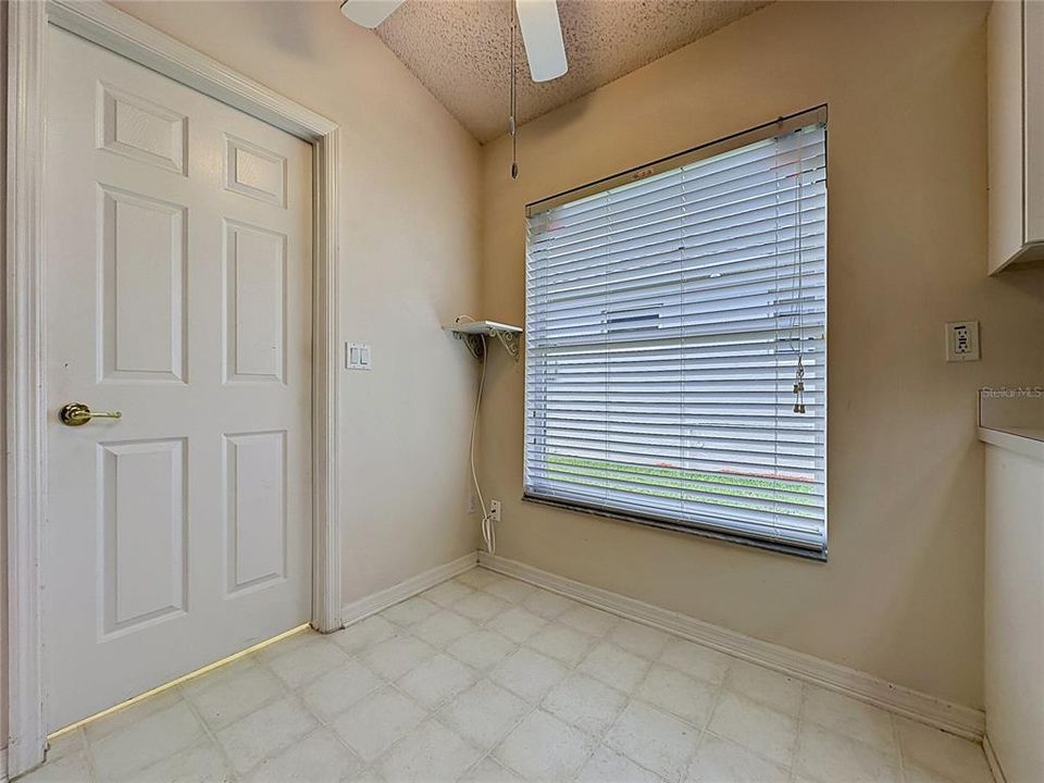 For Sale: $309,900 (2 beds, 2 baths, 1713 Square Feet)