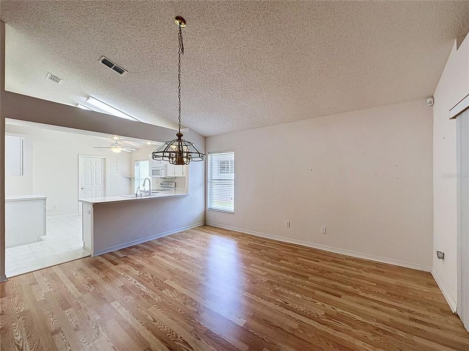 For Sale: $309,900 (2 beds, 2 baths, 1713 Square Feet)