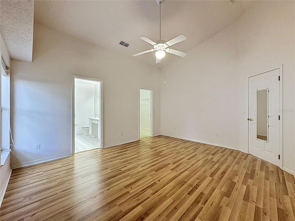 For Sale: $309,900 (2 beds, 2 baths, 1713 Square Feet)