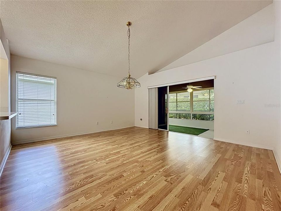 For Sale: $309,900 (2 beds, 2 baths, 1713 Square Feet)