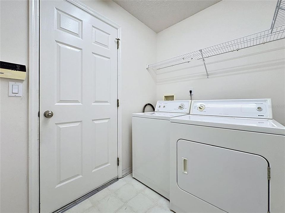 For Sale: $309,900 (2 beds, 2 baths, 1713 Square Feet)