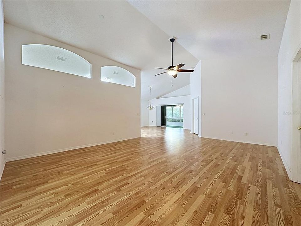 For Sale: $309,900 (2 beds, 2 baths, 1713 Square Feet)
