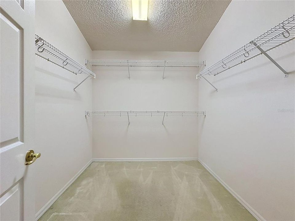 For Sale: $309,900 (2 beds, 2 baths, 1713 Square Feet)