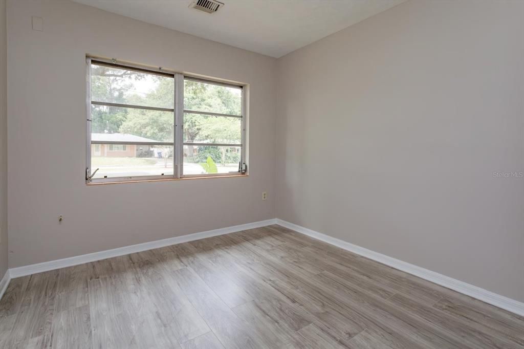 Activo con contrato: $260,000 (3 camas, 2 baños, 1537 Pies cuadrados)