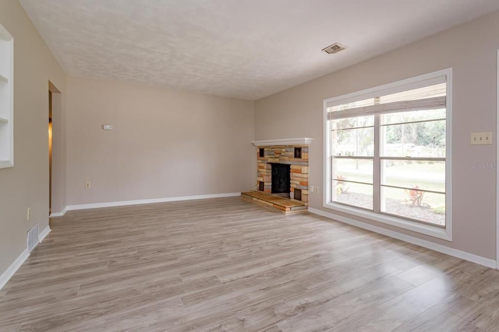 Activo con contrato: $260,000 (3 camas, 2 baños, 1537 Pies cuadrados)
